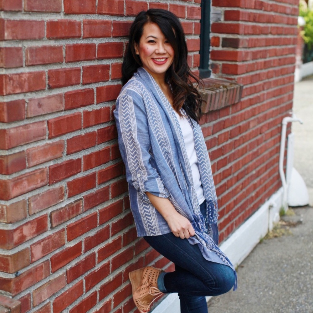 Lightweight Chambray tassel cardigan - Picture 2 of 3